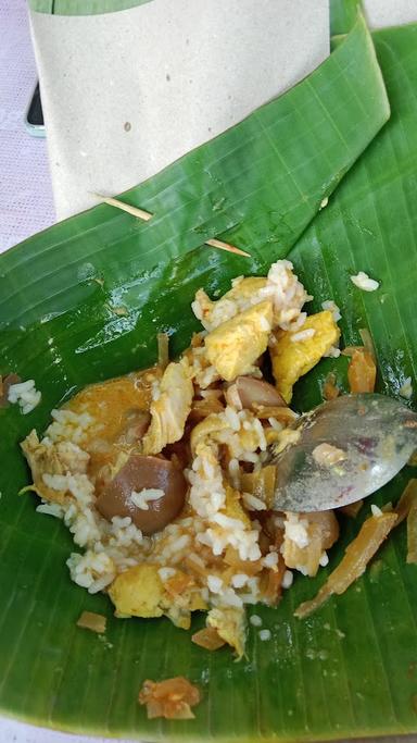 https://horego-prod-outlets-photos.s3.ap-southeast-3.amazonaws.com/horego.com/semarang-selatan/restaurant/nasi-ayam-bu-nyoto/review/thumbnail/af1qipofdfdtw-3vghlp6cmvuji1xw2mkr8yqv5llhiv.jpg