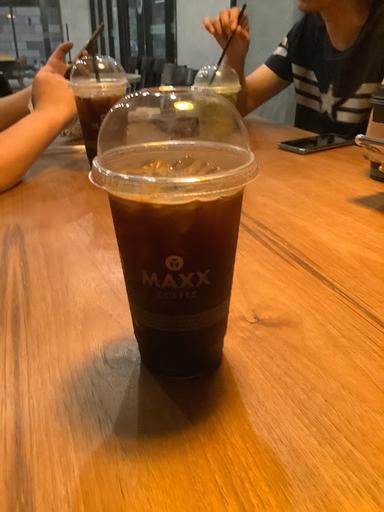 https://horego-prod-outlets-photos.s3.ap-southeast-3.amazonaws.com/horego.com/semarang-tengah/cafe/maxx-coffee-dp-mall/review/thumbnail/af1qiposrb0mjvoj_qvnqa8pywxxamhqk7ngq1jpps9i.jpg