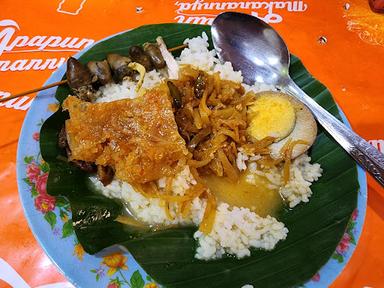 https://horego-prod-outlets-photos.s3.ap-southeast-3.amazonaws.com/horego.com/semarang-tengah/restaurant/nasi-ayam-bu-pini/review/thumbnail/af1qipo0_nmbahulyold4rktd-arbnzvbjvhx_wi2gdp.jpg