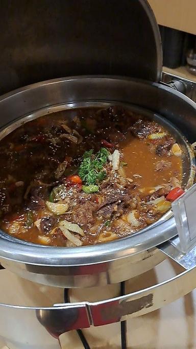 https://horego-prod-outlets-photos.s3.ap-southeast-3.amazonaws.com/horego.com/semarang-tengah/restaurant/niku-niku-bbq-shabu-shabu/review/thumbnail/af1qipmqzet_rpyi3kv9y3vw02to4v2cjkdibrxhe2qj.jpg