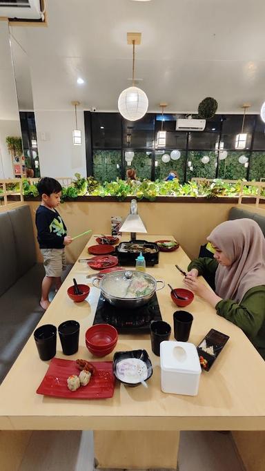 https://horego-prod-outlets-photos.s3.ap-southeast-3.amazonaws.com/horego.com/semarang-tengah/restaurant/niku-niku-bbq-shabu-shabu/review/thumbnail/af1qipnc85fibpccmfx95v3oklv8uusbzmdckyj7ubmz.jpg