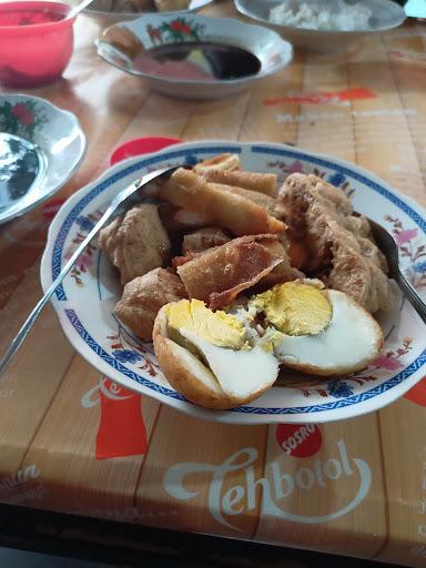 https://horego-prod-outlets-photos.s3.ap-southeast-3.amazonaws.com/horego.com/semarang-tengah/restaurant/tahu-pong-gajah-mada-semarang/review/thumbnail/af1qipmyshheblvod-m2hajq_bespwopman1s4kbtexm.jpg