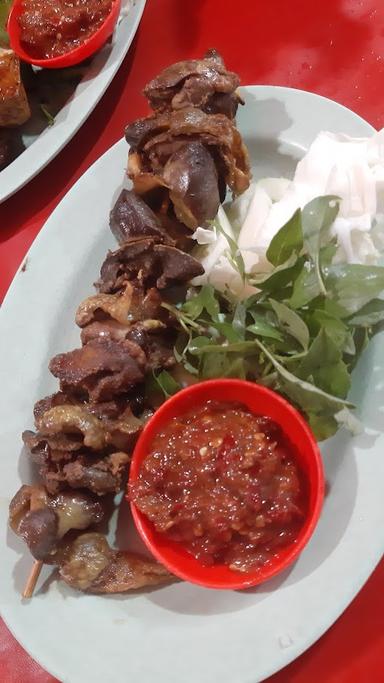 https://horego-prod-outlets-photos.s3.ap-southeast-3.amazonaws.com/horego.com/semarang-timur/restaurant/ayam-bakar-tenda-biru/review/thumbnail/af1qippdy6c6kqw1rhac6ryfe4vgiezbegm1xb0yqxkw.jpg