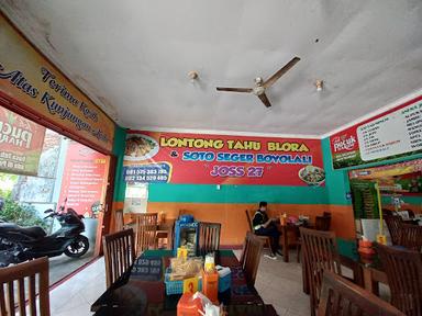 https://horego-prod-outlets-photos.s3.ap-southeast-3.amazonaws.com/horego.com/semarang-timur/restaurant/lontong-tahu-blora-mas-aris-citarum/review/thumbnail/af1qipobuphyu5h052nz9vqp8eltefw7-iswsikuycrr.jpg