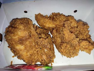 https://horego-prod-outlets-photos.s3.ap-southeast-3.amazonaws.com/horego.com/semarang-timur/restaurant/nuts-chicken/review/thumbnail/af1qippshvzcrhqz0hxeujzsu-vp3wdofdhp32eopqlo.jpg