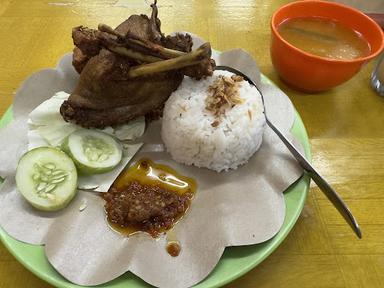 https://horego-prod-outlets-photos.s3.ap-southeast-3.amazonaws.com/horego.com/senen/restaurant/ayam-goreng-lemoe-percetakan-negara/review/thumbnail/af1qipmyleubdnktjsdj-thbvoiy41qr5ol-ogkhlgjx.jpg