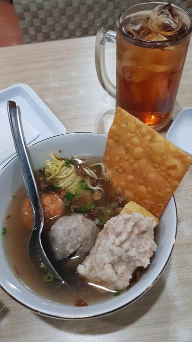 https://horego-prod-outlets-photos.s3.ap-southeast-3.amazonaws.com/horego.com/senen/restaurant/bakso-malang-oasis/review/thumbnail/af1qipphxkkpcgtiaxmhajljm-6oidcwa1h3k0hw7lfa.jpg