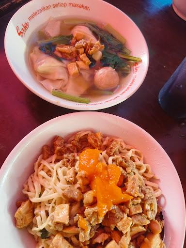 https://horego-prod-outlets-photos.s3.ap-southeast-3.amazonaws.com/horego.com/senen/restaurant/mie-ayam-pangsit-kramat-soka/review/thumbnail/af1qipmby-hb01nlwqepxct28a7av7ejguityq6pgllb.jpg