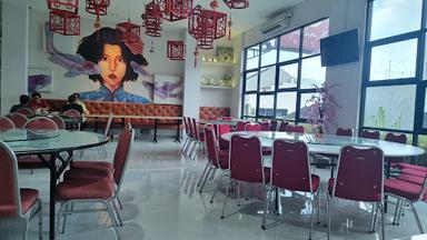 https://horego-prod-outlets-photos.s3.ap-southeast-3.amazonaws.com/horego.com/serengan/chinese-restaurant/madam-xiang/review/thumbnail/af1qiponx1zrqmk5ztmi6o_lrgez192sr4indzunufkc.jpg