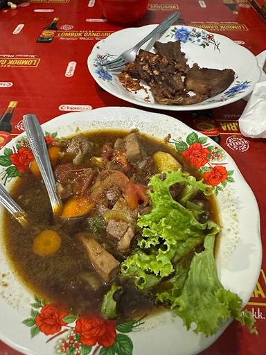 https://horego-prod-outlets-photos.s3.ap-southeast-3.amazonaws.com/horego.com/serengan/restaurant/sumber-bestik-pak-darmo-honggowongso/review/thumbnail/af1qipogbukducynnk5l9hfogz6vqmuknw5hk1gkp086.jpg