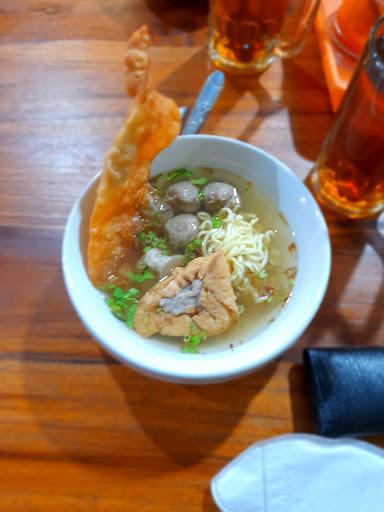 https://horego-prod-outlets-photos.s3.ap-southeast-3.amazonaws.com/horego.com/serpong/restaurant/bakso-bakwan-malang-arema-laris-kencana/review/thumbnail/af1qipn7_6vztwcfexmlno-h3odh-ccphyclro3ikkff.jpg