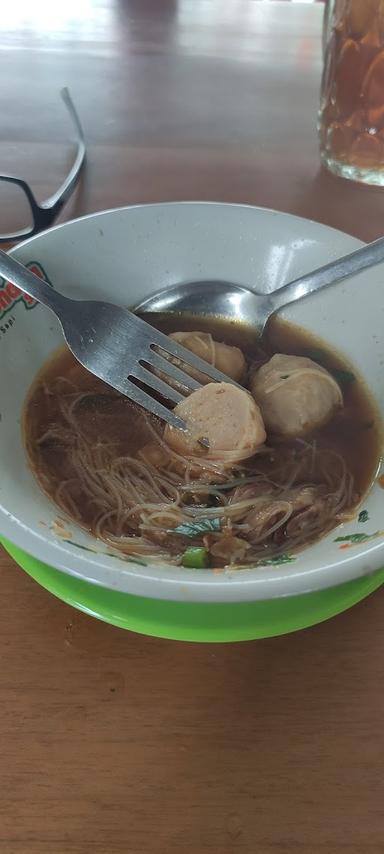 https://horego-prod-outlets-photos.s3.ap-southeast-3.amazonaws.com/horego.com/serpong/restaurant/bakso-bondan-solo-bsd/review/thumbnail/af1qippwvktxtna2ygdrx9shsqoo2ciiaoygnchycnwp.jpg