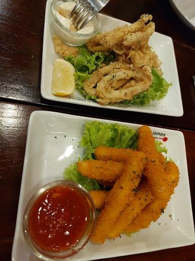 https://horego-prod-outlets-photos.s3.ap-southeast-3.amazonaws.com/horego.com/serpong/restaurant/john-james-bsd-city/food/thumbnail/AF1QipOoxzi07zhZrWnxRc-YIf25tf6dNhF9Gnk2OJh5.jpg