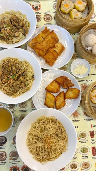 https://horego-prod-outlets-photos.s3.ap-southeast-3.amazonaws.com/horego.com/serpong-utara/chinese-restaurant/-fong-sheng-hongkong-bakmie-steam-nasi-alam-sutera/review/thumbnail/AF1QipNv2Wdwm5EmdJwwCk6d0kjSyQ9RuKHH6QjDP6S6.jpg