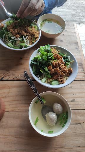 https://horego-prod-outlets-photos.s3.ap-southeast-3.amazonaws.com/horego.com/serpong-utara/chinese-restaurant/bakmi-ayam-ason/review/thumbnail/af1qipm23b0a4gn7aqy8o_lwamd7pewgebjz7bq_a7x8.jpg