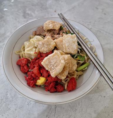 https://horego-prod-outlets-photos.s3.ap-southeast-3.amazonaws.com/horego.com/serpong-utara/chinese-restaurant/bakmi-siantar-medan-akiong-alam-sutera/review/thumbnail/af1qipm4uil_j8o3q2hm5irrjodle7qefahkrnilk4aa.jpg