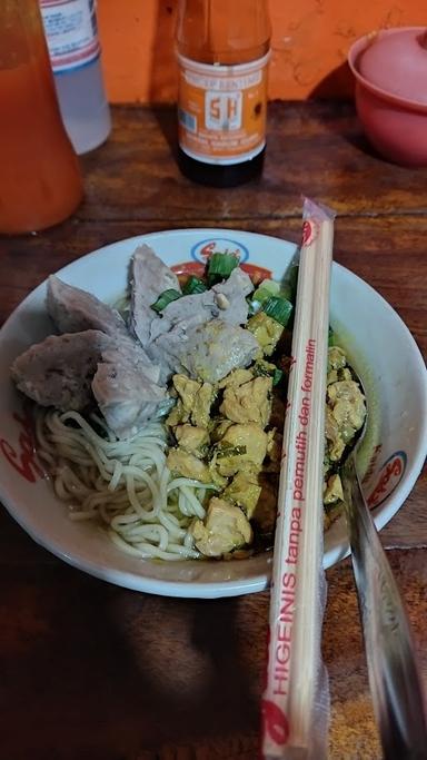 https://horego-prod-outlets-photos.s3.ap-southeast-3.amazonaws.com/horego.com/serpong-utara/restaurant/bakso-barokah/review/thumbnail/af1qipmfn-nsusuohkt8iipcyknoaf2ljkodhvmhxbw7.jpg