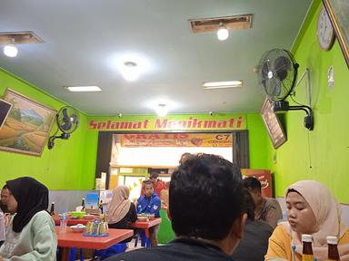 https://horego-prod-outlets-photos.s3.ap-southeast-3.amazonaws.com/horego.com/serpong-utara/restaurant/bubur-ayam-c7-graha-raya/review/thumbnail/af1qipprdsnfbrlhwlodtsnn4_a5lwpevtobwatmhdzz.jpg