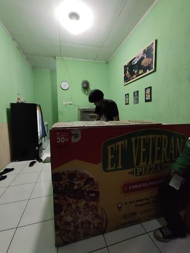 https://horego-prod-outlets-photos.s3.ap-southeast-3.amazonaws.com/horego.com/serpong-utara/restaurant/et-veteran-pizza-pondok-jagung/review/thumbnail/af1qippzjfez2kw96cd6agb97bowk42sbxy5pqy681vk.jpg