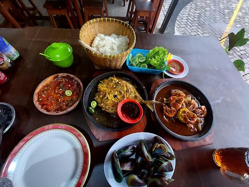 Seafood 6868 Serpong & Saung Ngasap review