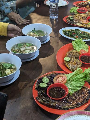 Seafood 6868 Serpong & Saung Ngasap review