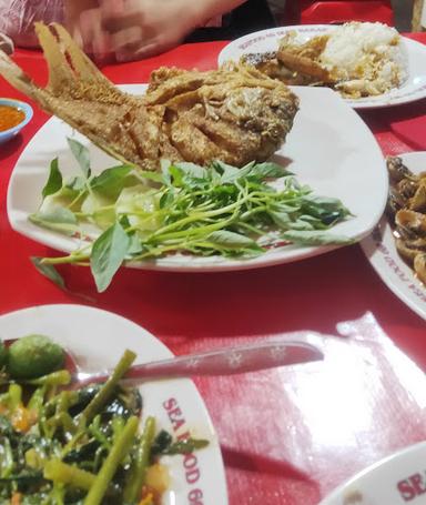 https://horego-prod-outlets-photos.s3.ap-southeast-3.amazonaws.com/horego.com/serpong-utara/restaurant/seafood-69-graha-raya-regency/review/thumbnail/af1qipp6-mrvuwg1lg6qvssu4mk5gnrzetdqycw6x68j.jpg