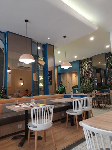 https://horego-prod-outlets-photos.s3.ap-southeast-3.amazonaws.com/horego.com/serpong-utara/restaurant/solaria/review/thumbnail/af1qipozb3x7h_cebkslytgfqlcm_tnesu1kgj4mjvij.jpg