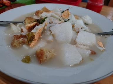 https://horego-prod-outlets-photos.s3.ap-southeast-3.amazonaws.com/horego.com/serpong-utara/restaurant/soto-banjar-sate-tulang-borneo-serpong/review/thumbnail/af1qippnakfoew4olsbfjzbk8choqb0e5ahk5dlle7q3.jpg