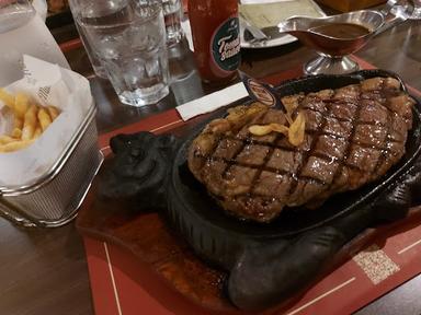 https://horego-prod-outlets-photos.s3.ap-southeast-3.amazonaws.com/horego.com/setia-budi/restaurant/mucca-steak/review/thumbnail/af1qipmalsxm5lh3sbjcpavz8ydwgejhzonjl8zhodqe.jpg