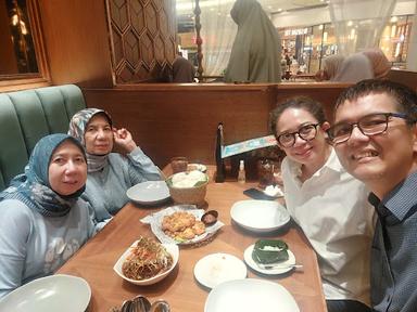 https://horego-prod-outlets-photos.s3.ap-southeast-3.amazonaws.com/horego.com/setia-budi/restaurant/remboelan-lotte-shopping-avenue/review/thumbnail/af1qipo6uykmaiq_4uqhc8j-rcvfooejhd7f_duwmy0k.jpg