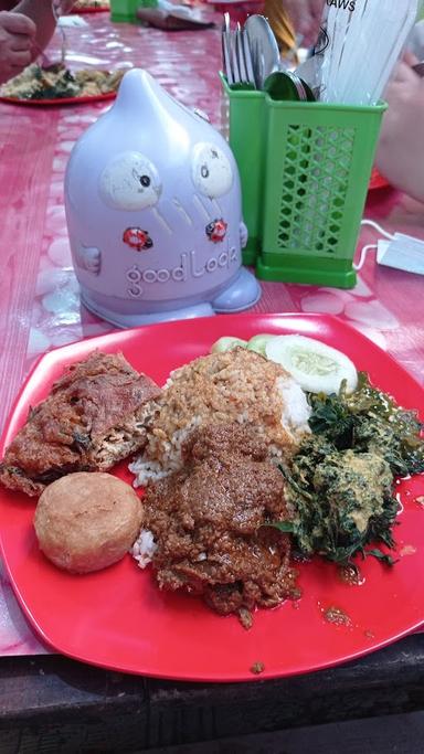 https://horego-prod-outlets-photos.s3.ap-southeast-3.amazonaws.com/horego.com/sidomukti/restaurant/rumah-makan-padang-andalas/review/thumbnail/af1qippnxlcrqlzrqtmxifqbkv7c0izrekaqdomymnka.jpg