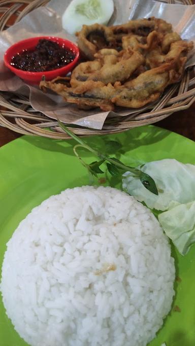 https://horego-prod-outlets-photos.s3.ap-southeast-3.amazonaws.com/horego.com/sidorejo/restaurant/belut-goreng-solotigo/review/thumbnail/af1qiponxh62ckerm7jcmtmozjcvdubqnl9fpwizfsx5.jpg