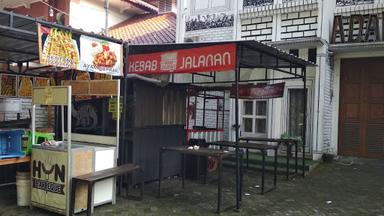 https://horego-prod-outlets-photos.s3.ap-southeast-3.amazonaws.com/horego.com/sidorejo/restaurant/kebab-jalanan/review/thumbnail/af1qipmei5tvwrgwdrs7xuadbajk8ty48qbnwfizhjyj.jpg