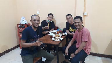 https://horego-prod-outlets-photos.s3.ap-southeast-3.amazonaws.com/horego.com/sukarami/restaurant/marem-resto-jajanan-khas-bandung-hidangan-pas-disegala-susana-/review/thumbnail/af1qipog-rzbwiljtbqcaapzojkkxeppgjvgjztefx4_.jpg