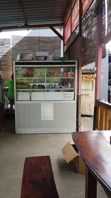 https://horego-prod-outlets-photos.s3.ap-southeast-3.amazonaws.com/horego.com/sukasada/cafe/kopi-tepi-sawah/review/thumbnail/af1qipo-jcobl9nkg_8ug9gn0nbevkvahcw0d-b7finh.jpg