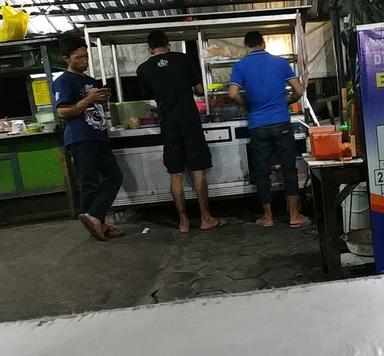 https://horego-prod-outlets-photos.s3.ap-southeast-3.amazonaws.com/horego.com/sukun/restaurant/nasi-goreng-ati-pulosari/review/thumbnail/af1qipp98klzkwknyqgj5dzb72h5sazwvkkixfuvvnak.jpg