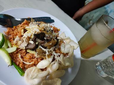 https://horego-prod-outlets-photos.s3.ap-southeast-3.amazonaws.com/horego.com/sukun/restaurant/nasi-goreng-ati-pulosari/review/thumbnail/af1qippmdexjwefypqaprpjvmtdlalcfbwn9ngqq6xvn.jpg