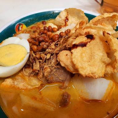 https://horego-prod-outlets-photos.s3.ap-southeast-3.amazonaws.com/horego.com/sumur-bandung/restaurant/lontong-kari/review/thumbnail/af1qipmtr2kuvujjnjxex2rkjjrt5lrt7jauh58oru3l.jpg