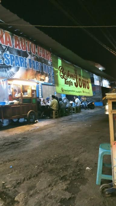 https://horego-prod-outlets-photos.s3.ap-southeast-3.amazonaws.com/horego.com/talun/restaurant/bakmi-jowo-pak-joko-temanggung/review/thumbnail/af1qippuyeix9kvhtevqcccfscgdxuniqdtmhmxwkj1b.jpg