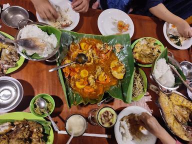 https://horego-prod-outlets-photos.s3.ap-southeast-3.amazonaws.com/horego.com/tamalanrea/restaurant/ayam-goreng-seafood-buguri-tamalanrea/review/thumbnail/af1qipnatrwd1u-f7p5zzmsa_vre5lluk7q5xhp4ezoa.jpg