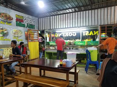 https://horego-prod-outlets-photos.s3.ap-southeast-3.amazonaws.com/horego.com/tamalanrea/restaurant/warung-nasi-goreng-sari-laut-mbak-asih/review/thumbnail/af1qippl5n9pirqpfu5sou5wze1ktr8po9ifzybst864.jpg