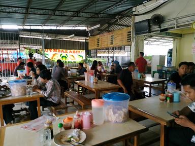 https://horego-prod-outlets-photos.s3.ap-southeast-3.amazonaws.com/horego.com/tamalanrea/restaurant/warung-nasi-goreng-sari-laut-mbak-asih/review/thumbnail/af1qippxzvgys4uh_-itvq79xrtl7zx8hkldttghetpk.jpg