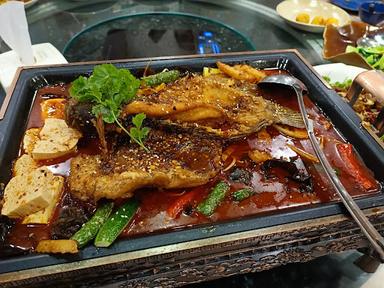 https://horego-prod-outlets-photos.s3.ap-southeast-3.amazonaws.com/horego.com/taman-sari/chinese-restaurant/sichuan-palace-gajah-mada/review/thumbnail/af1qipozmcfpisbtpzrk8z_pkehl_cdtkrd7ran4k-bx.jpg