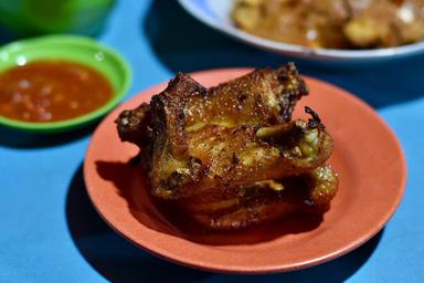 https://horego-prod-outlets-photos.s3.ap-southeast-3.amazonaws.com/horego.com/tambaksari/restaurant/ayam-goreng-priyangan-dan-batagor/review/thumbnail/af1qippg7itp5rnw3fcwlizxzfrwuiajfuvcevwqa6nt.jpg