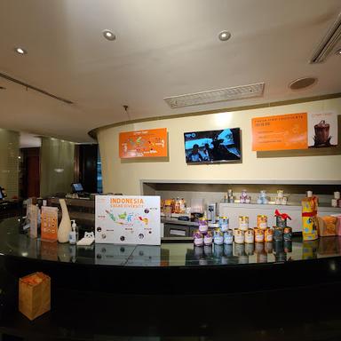 https://horego-prod-outlets-photos.s3.ap-southeast-3.amazonaws.com/horego.com/tanah-abang/cafe/pipiltin-cocoa-grand-indonesia/review/thumbnail/af1qippmavj23xho9h4_kmpyia2kxjiohfktbtk58rtz.jpg