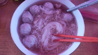 https://horego-prod-outlets-photos.s3.ap-southeast-3.amazonaws.com/horego.com/tanah-abang/restaurant/akim-bakso-ganden/review/thumbnail/af1qipoweplx_rem0h57yv6mkdz4oqhtnuesl2re2eco.jpg