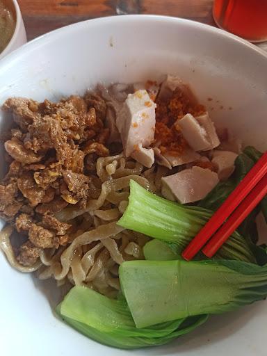 https://horego-prod-outlets-photos.s3.ap-southeast-3.amazonaws.com/horego.com/tanah-abang/restaurant/bakmie-kasih/review/thumbnail/af1qippoco6oueu32bqe2_smpyehzxpp32f7cbbkmrz-.jpg