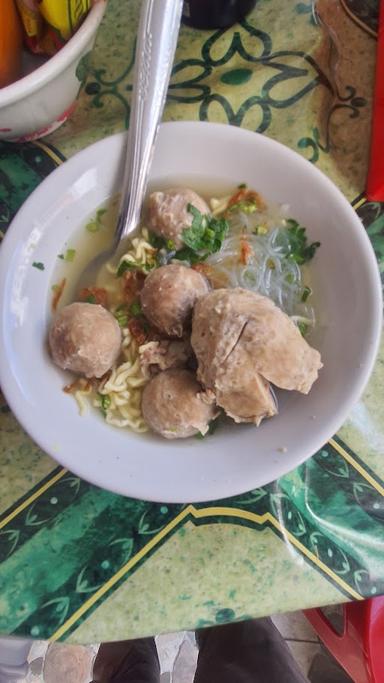 https://horego-prod-outlets-photos.s3.ap-southeast-3.amazonaws.com/horego.com/tanah-abang/restaurant/bakso-pakde-gajah-mungkur/review/thumbnail/af1qipniw7vic3amggsqymysxuaomf-2nkgly6zbkso9.jpg