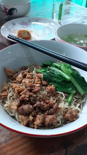 https://horego-prod-outlets-photos.s3.ap-southeast-3.amazonaws.com/horego.com/tanjung-priok/chinese-restaurant/bakmi-sion/review/thumbnail/af1qippglzt9pquaov1c7zoyf6gyrs19gaj5kdrrfkk2.jpg