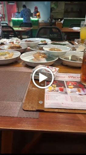 https://horego-prod-outlets-photos.s3.ap-southeast-3.amazonaws.com/horego.com/tebet/restaurant/padang-merdeka-tebet/review/thumbnail/af1qiporplkuxcsf3b80yqs5garnqwmuxqhpq2jvhq9m.jpg